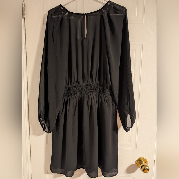 Reitmans balloon sleeves dress - Picture 4 of 4